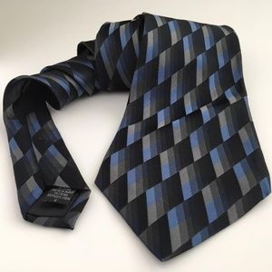 VanHeusen blue men's tie 100% Silk Neck tie